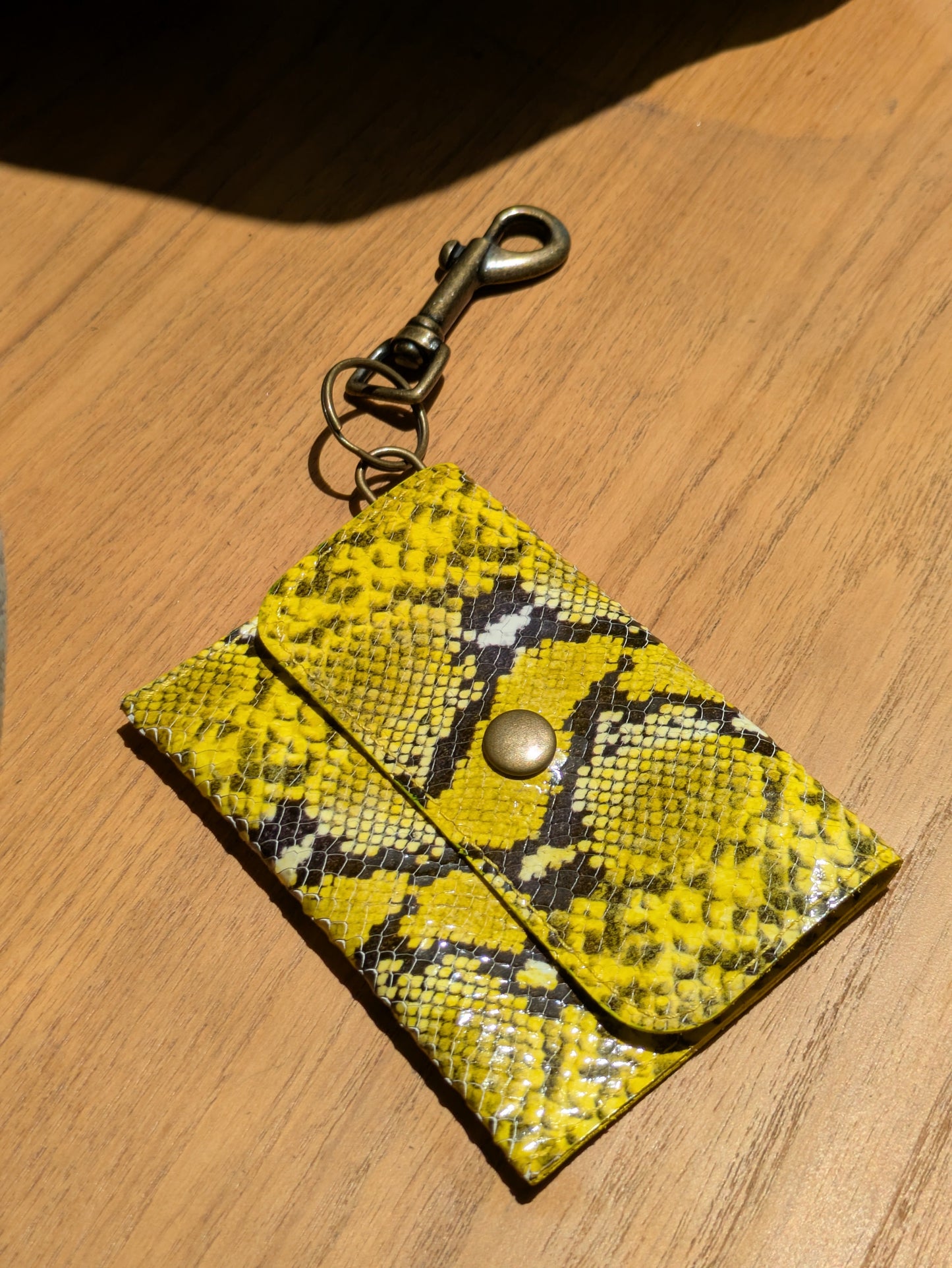 Kim White Keychain Wallet - Snake